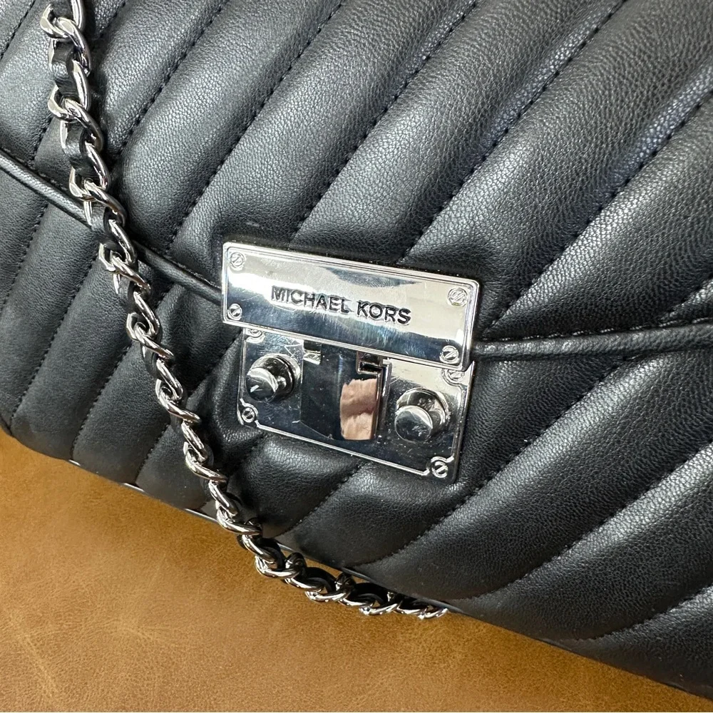 Michael Kors Black Quilted Leather Shoulder Bag with Silver Chain - Picture 2 of 7